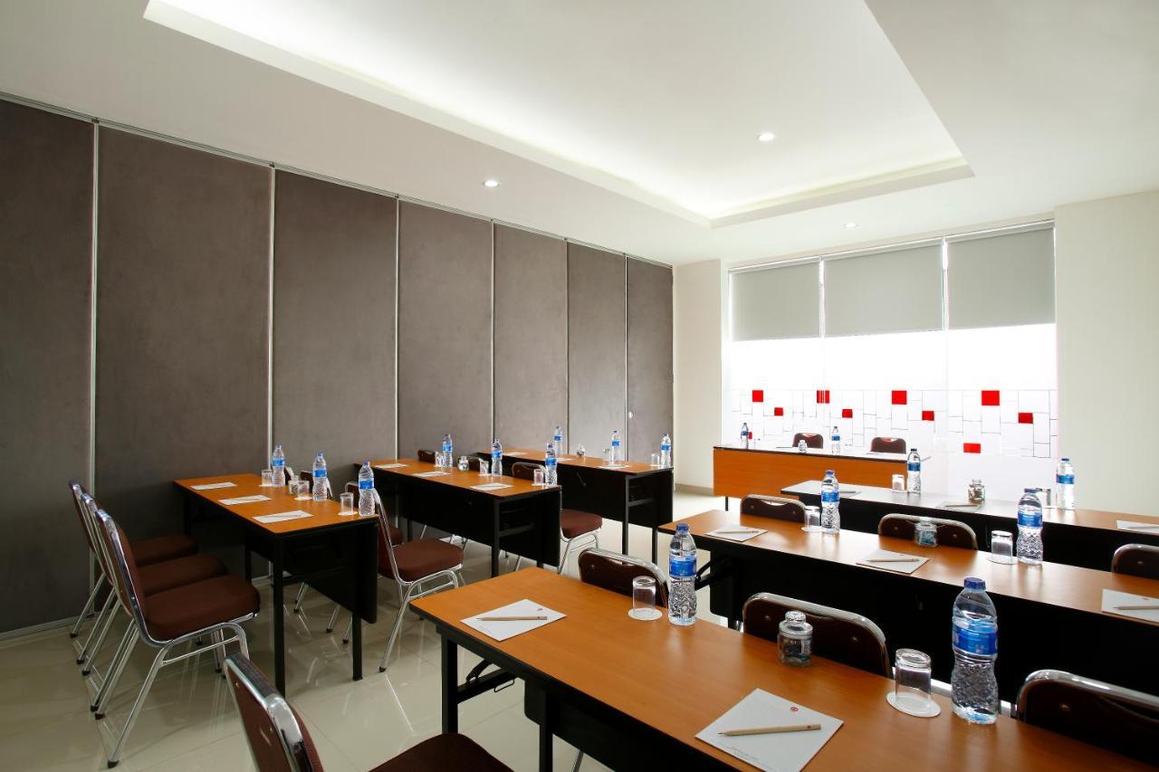 Amaris Hotel Tebet Джакарта Экстерьер фото